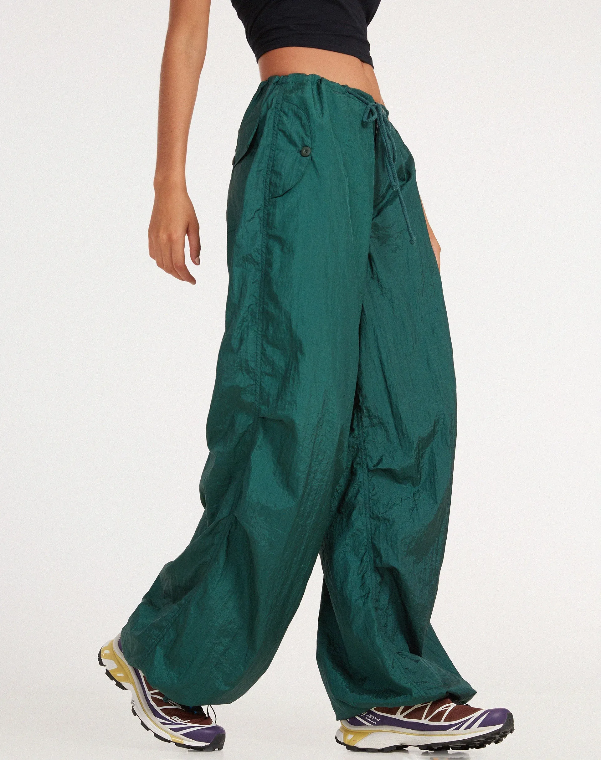 Chute Trouser in Parachute Bottle Green