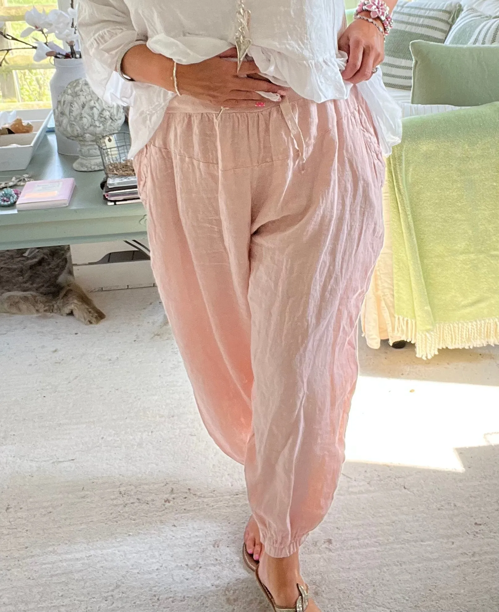 Garment Dyed Linen Balloon Trousers In Pink